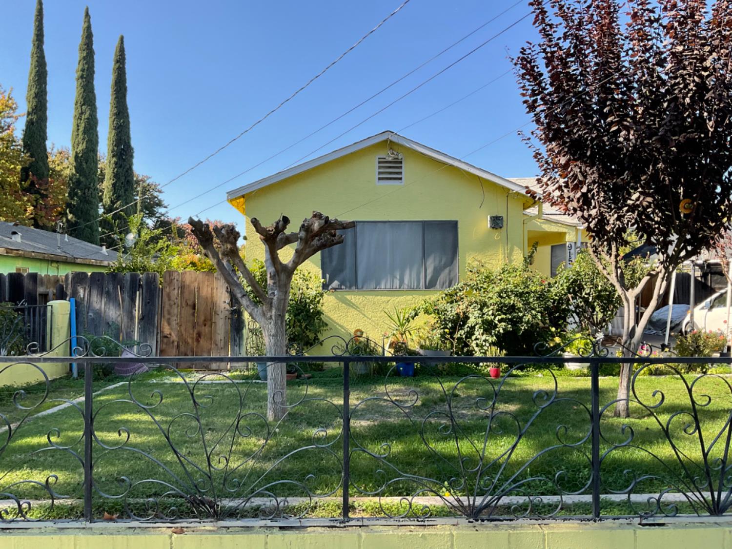 915 R St, Merced, CA 95341