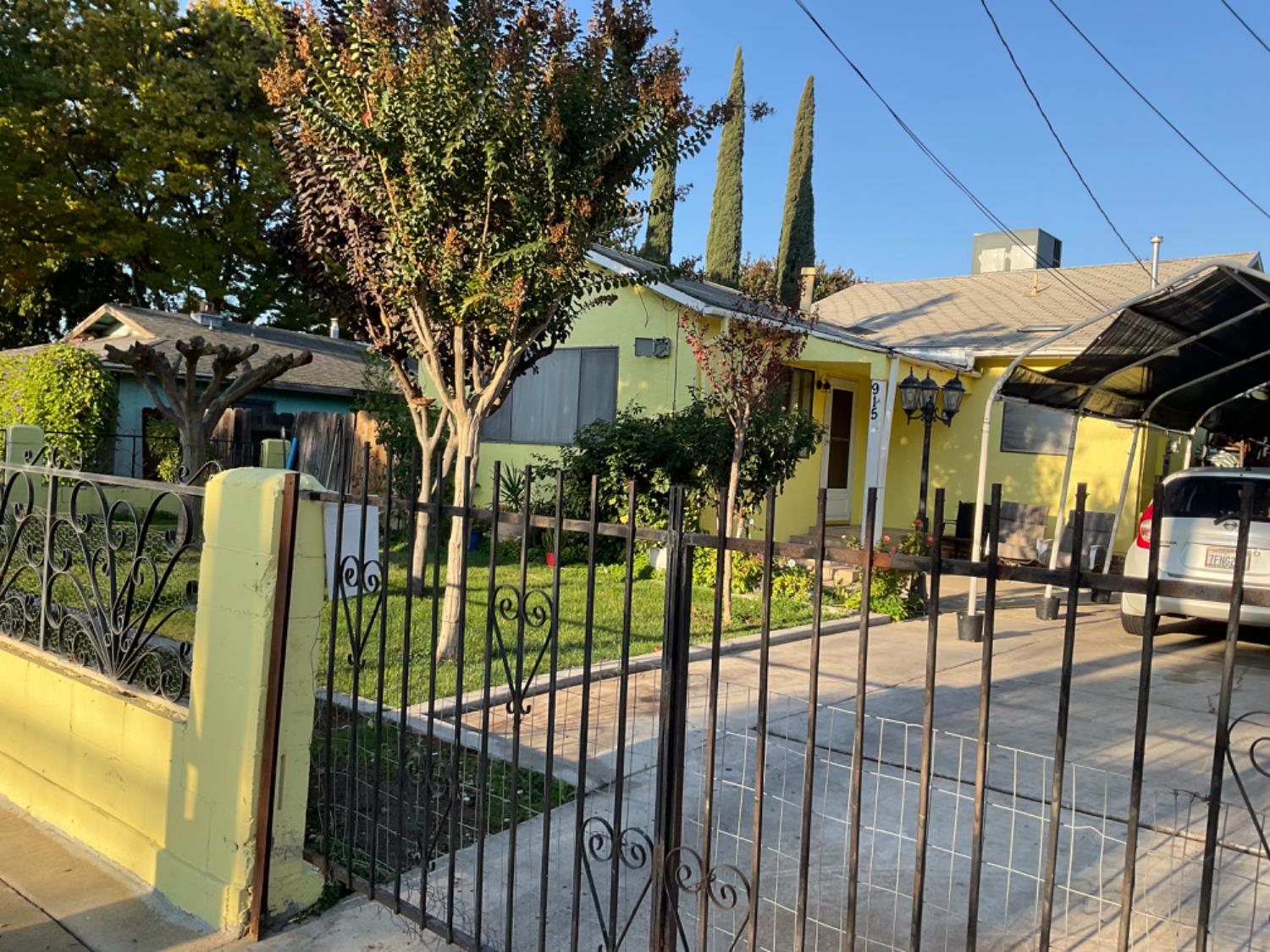 915 R St, Merced, CA 95341