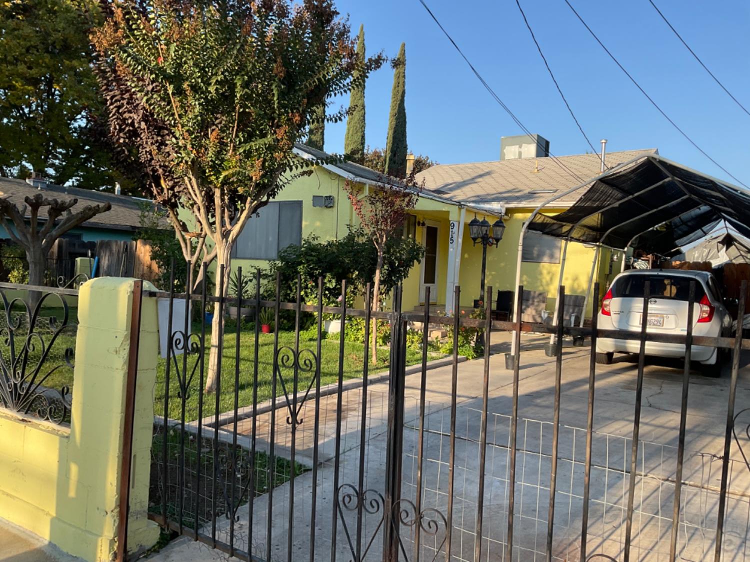 915 R St, Merced, CA 95341