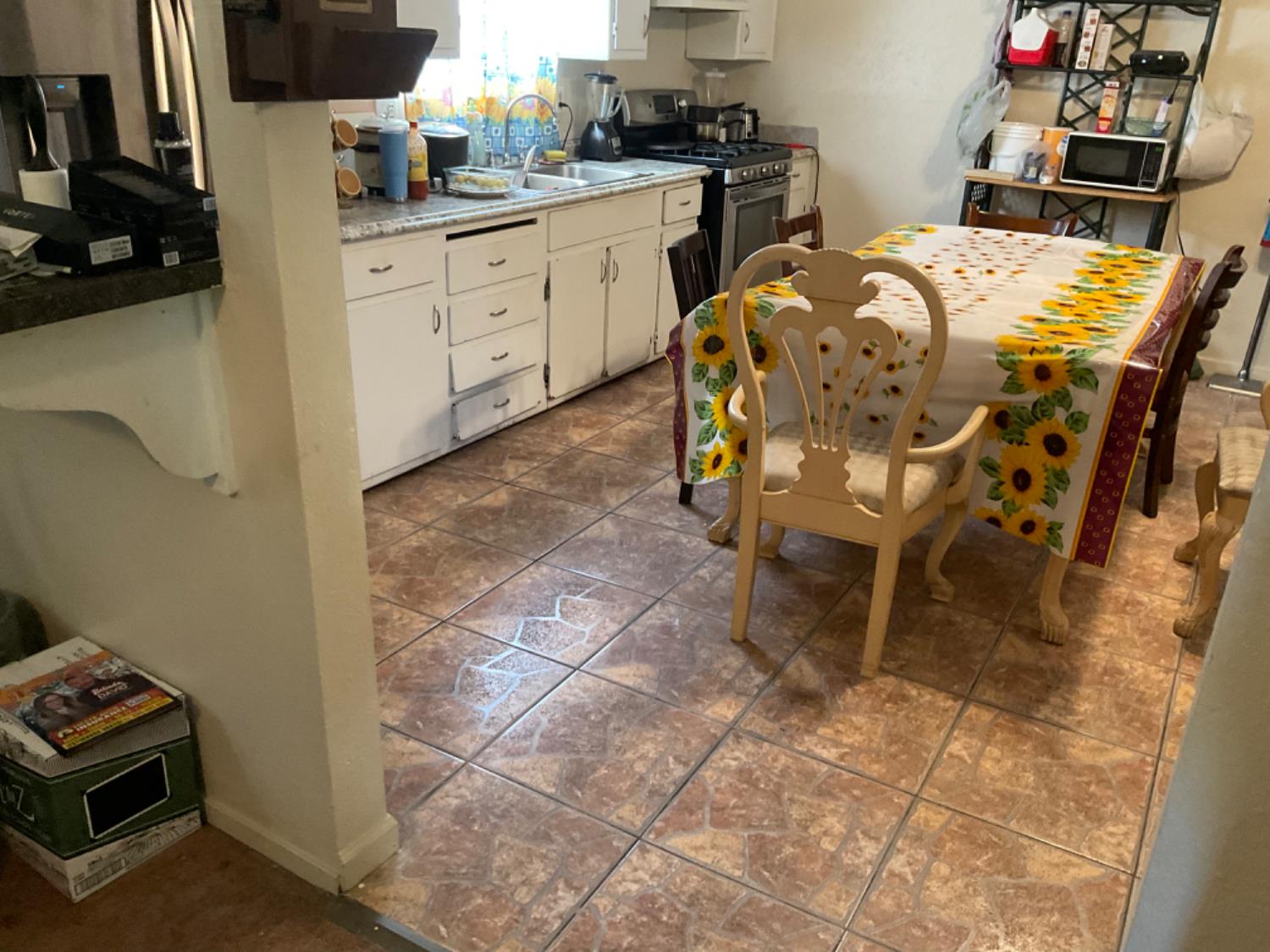 915 R St, Merced, CA 95341