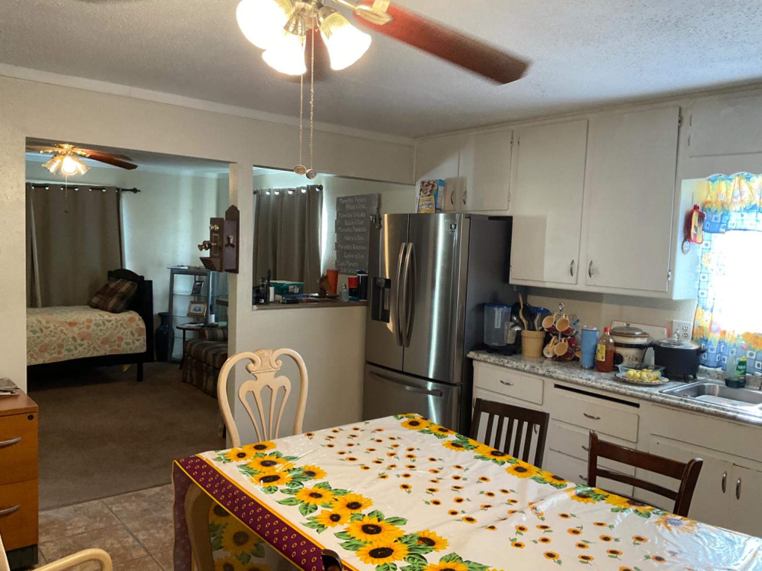 915 R St, Merced, CA 95341