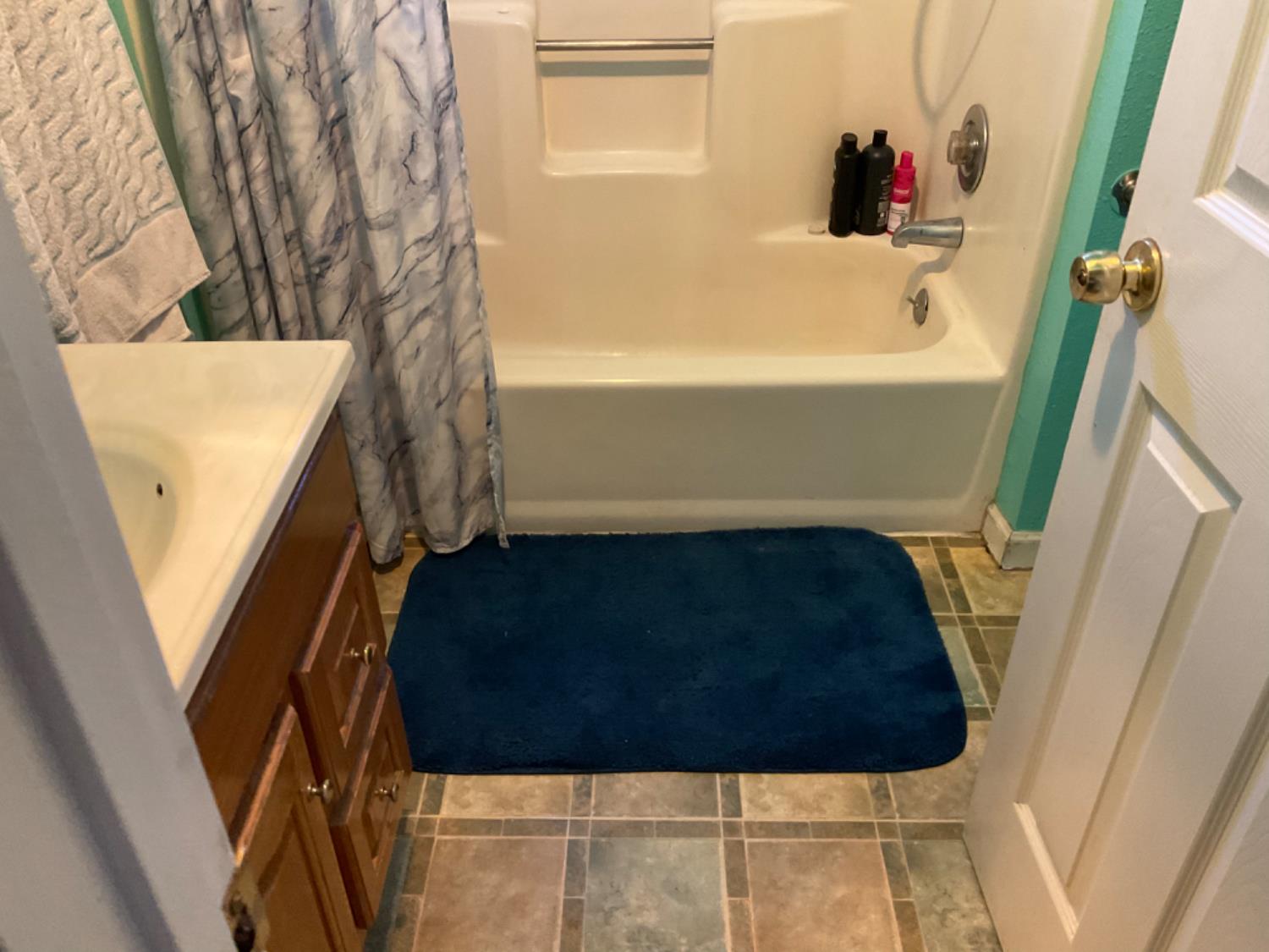 915 R St, Merced, CA 95341