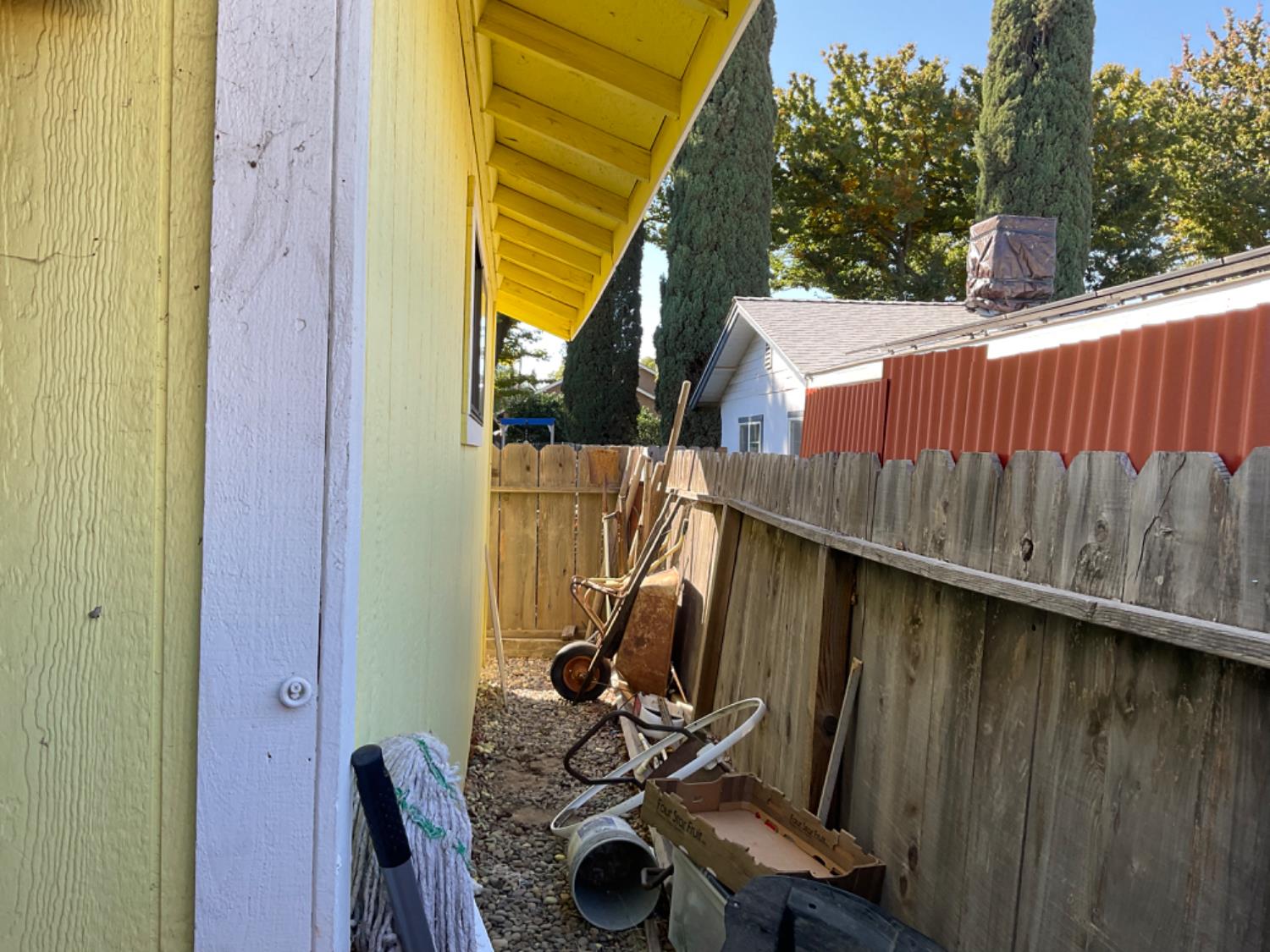 915 R St, Merced, CA 95341