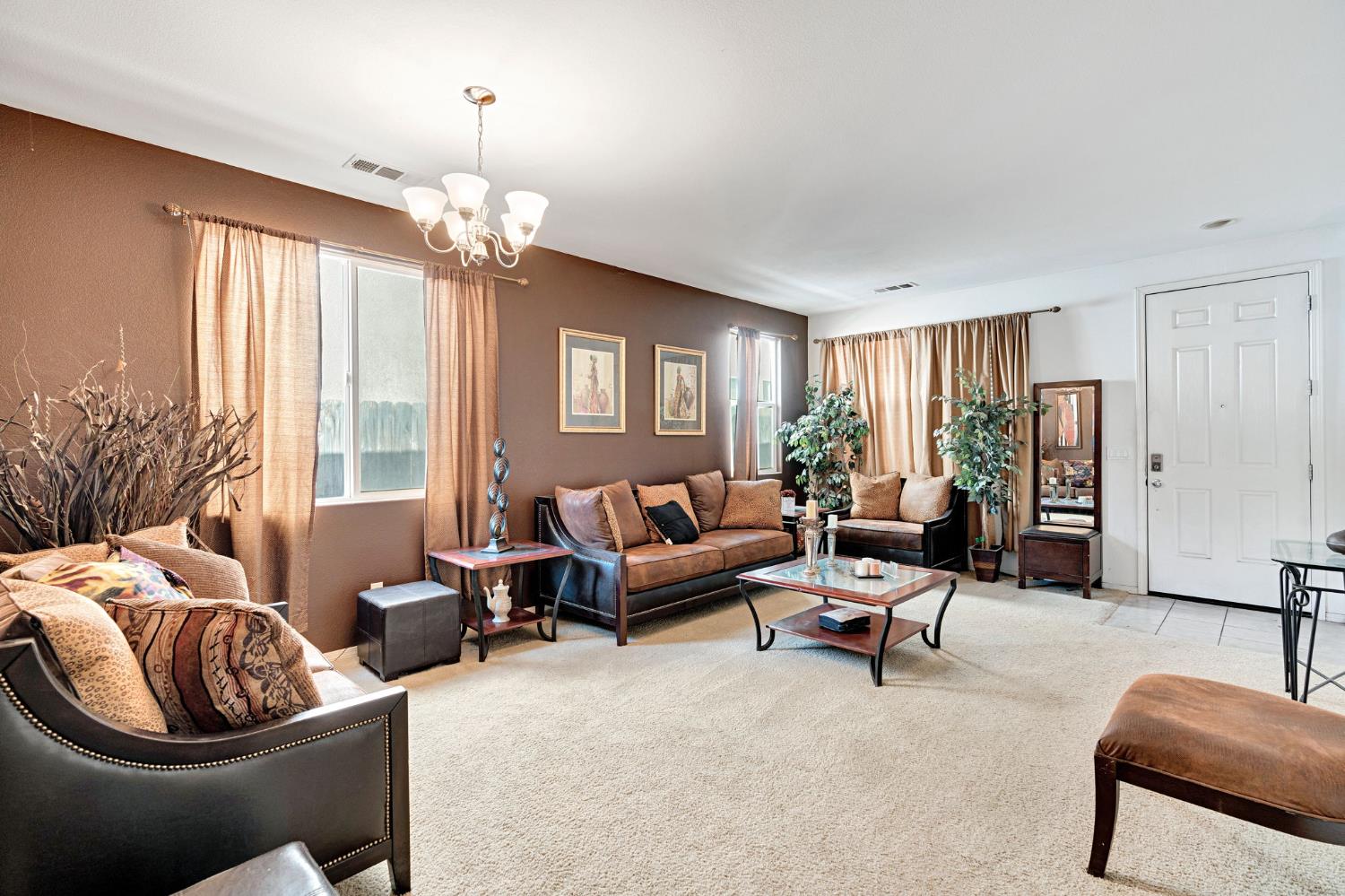 6615 Cetti Ave, Fresno, CA 93727