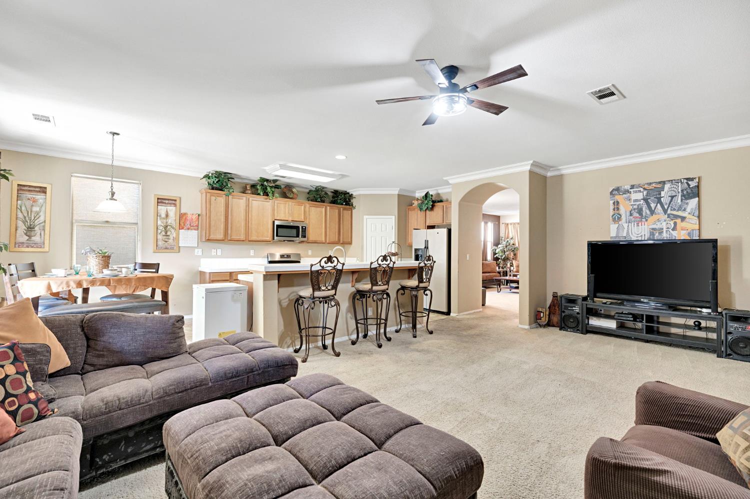 6615 Cetti Ave, Fresno, CA 93727