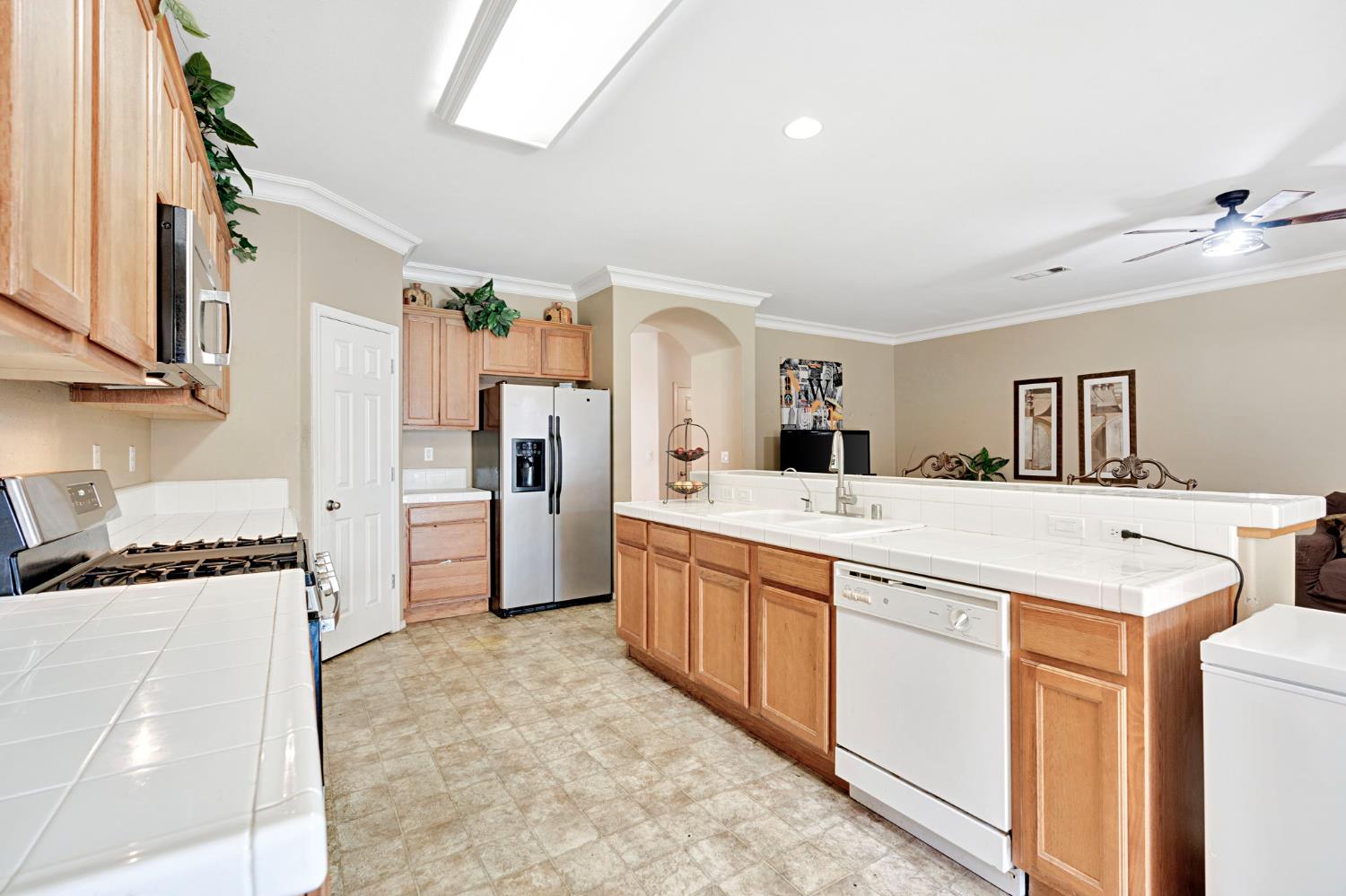 6615 Cetti Ave, Fresno, CA 93727