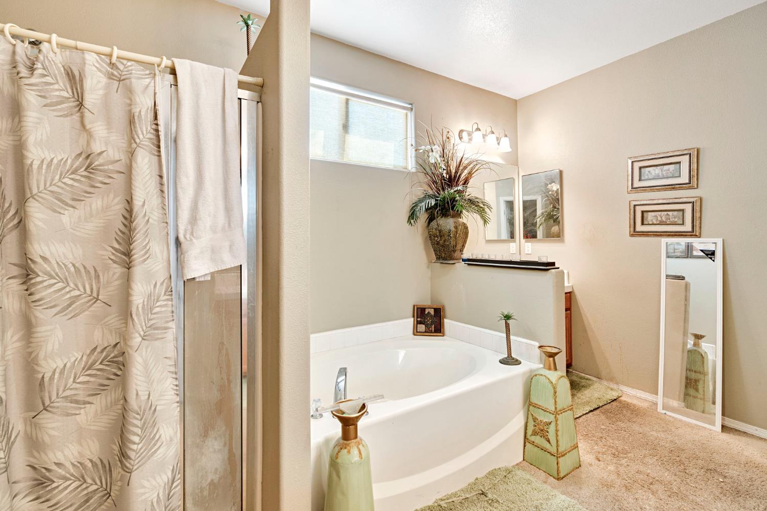 6615 Cetti Ave, Fresno, CA 93727