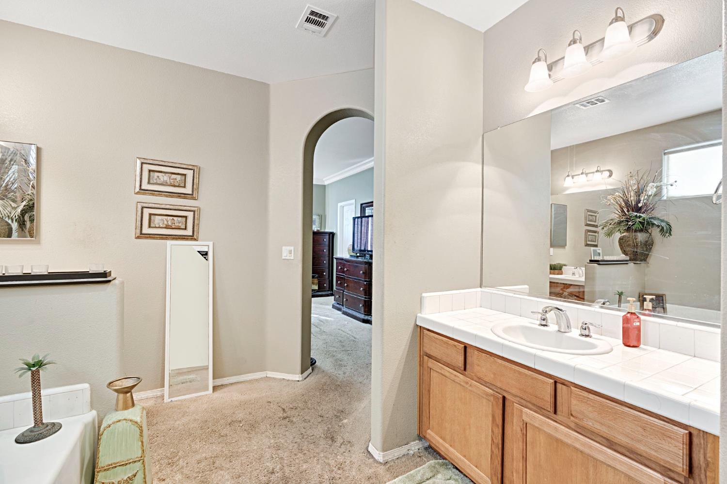 6615 Cetti Ave, Fresno, CA 93727