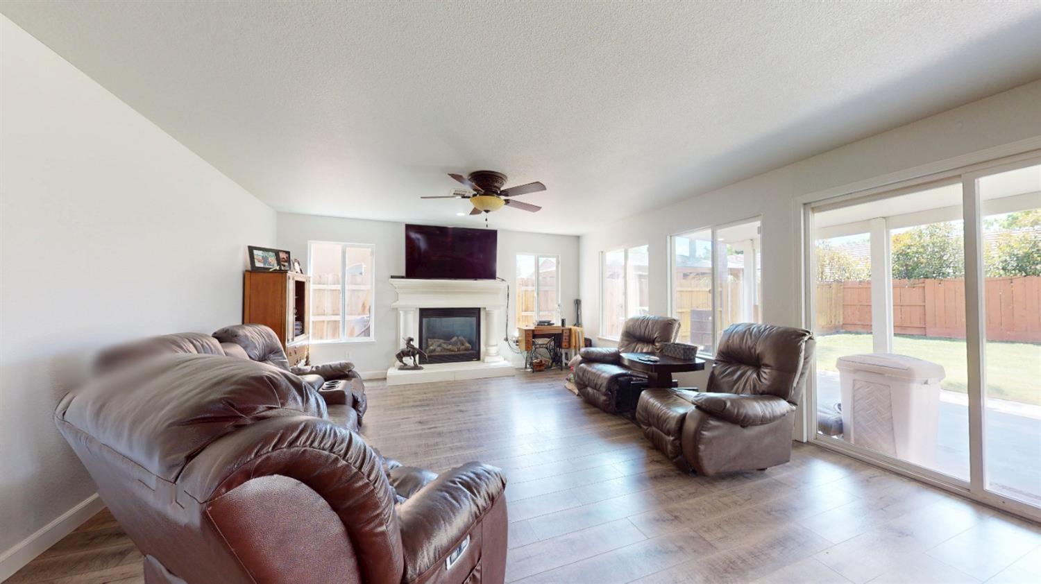 1708 Via Milano Ct, Gustine, CA 95322