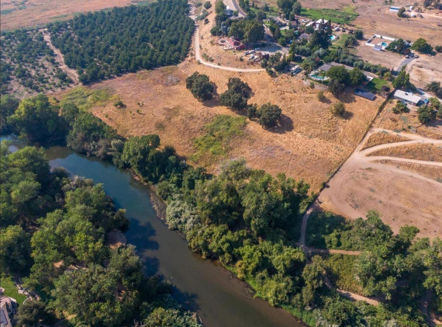 9591 Jackson Rd, Oakdale, CA 95361