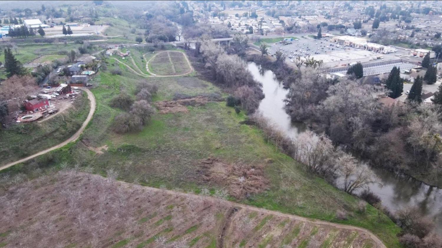 9591 Jackson Rd, Oakdale, CA 95361