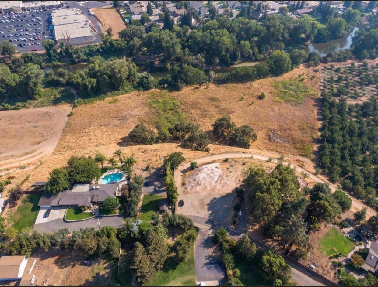 9591 Jackson Rd, Oakdale, CA 95361