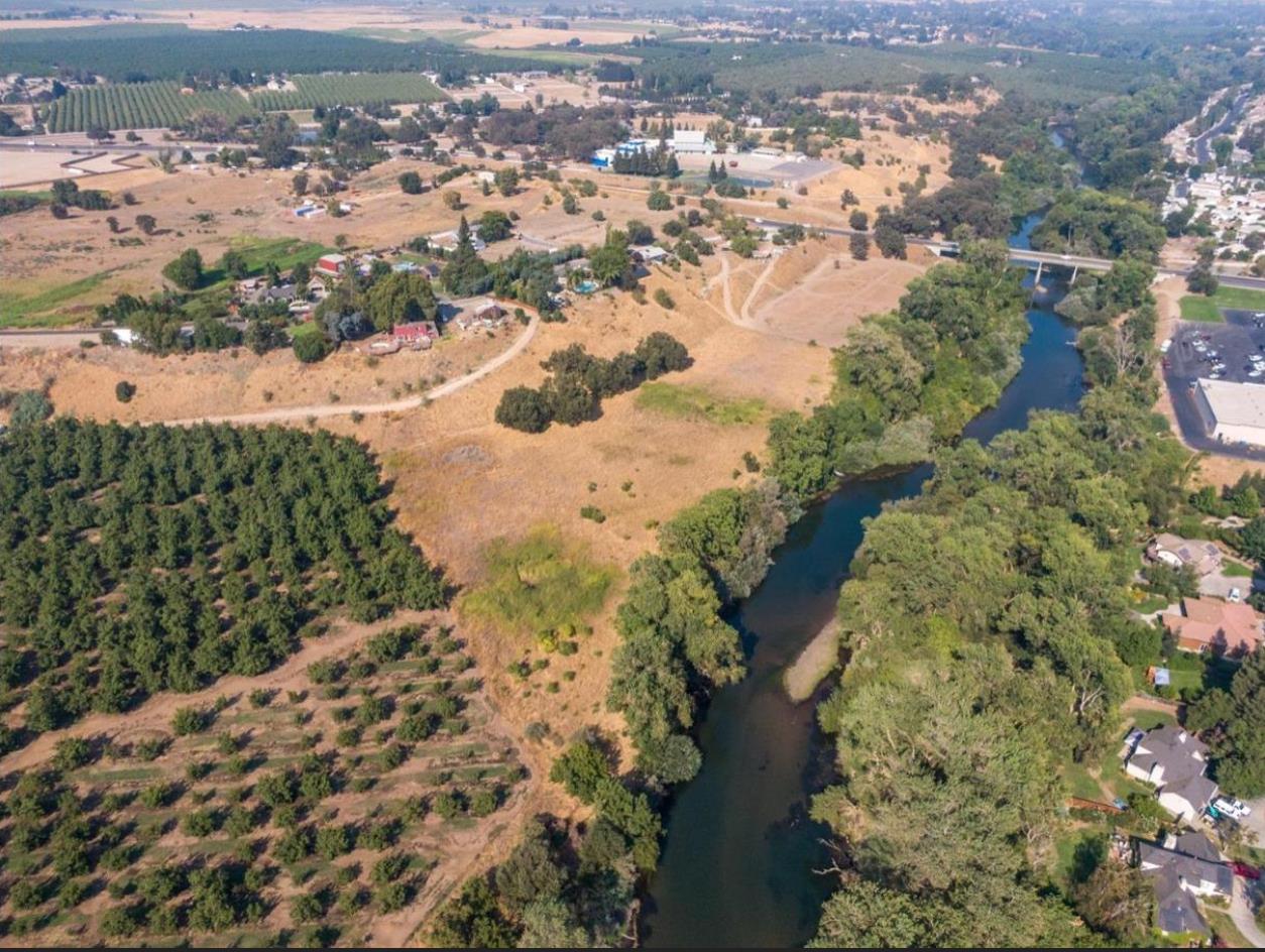 9591 Jackson Rd, Oakdale, CA 95361