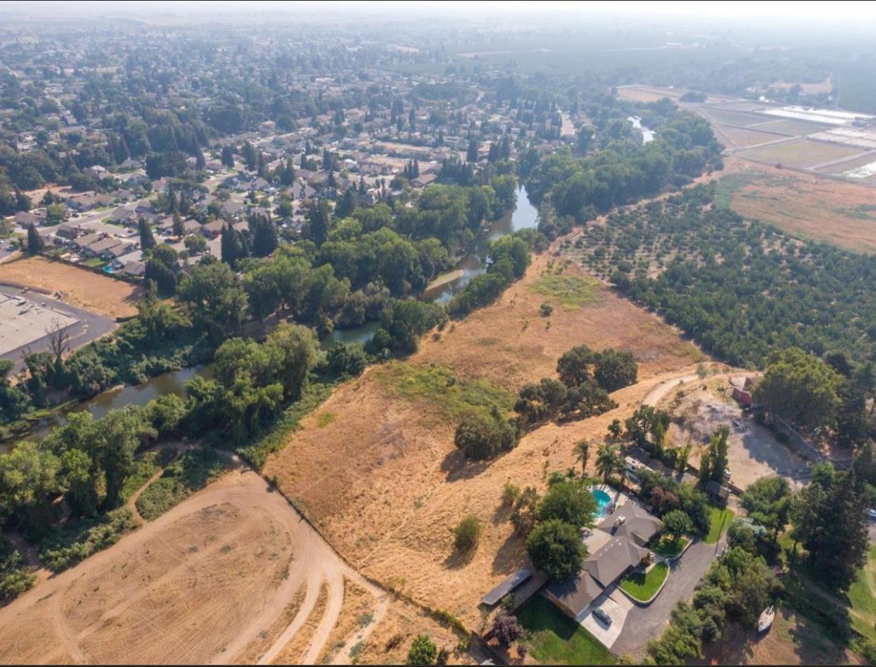 9591 Jackson Rd, Oakdale, CA 95361