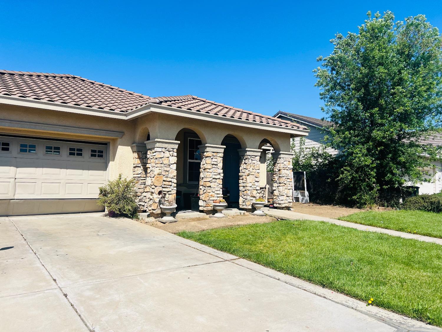 2117 Mariposa Dr, Hughson, CA 95326