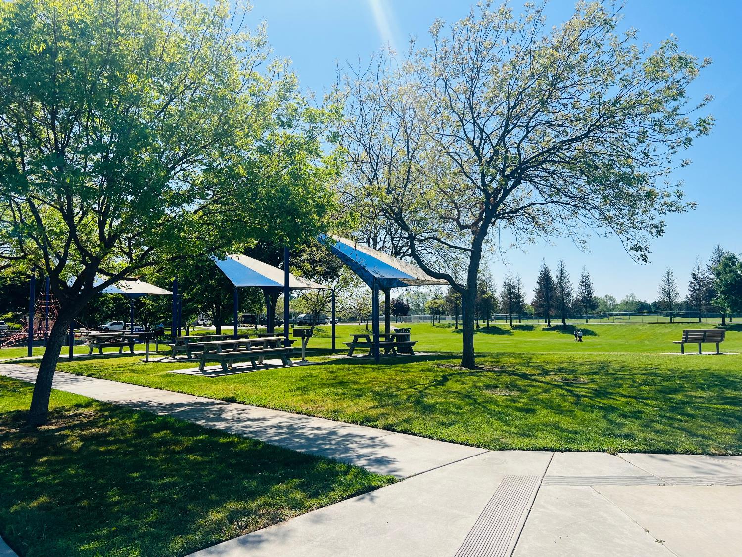 2117 Mariposa Dr, Hughson, CA 95326