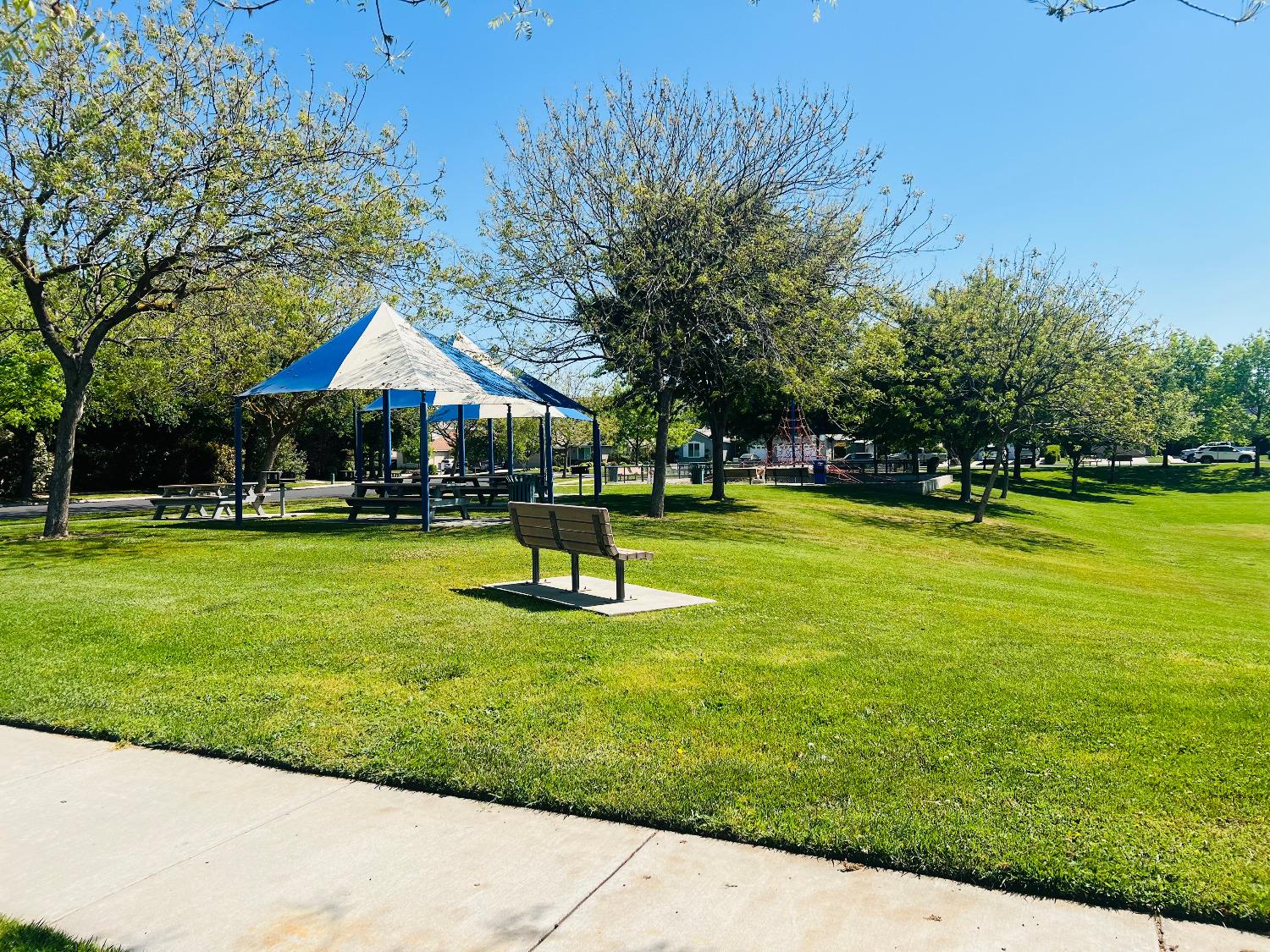 2117 Mariposa Dr, Hughson, CA 95326