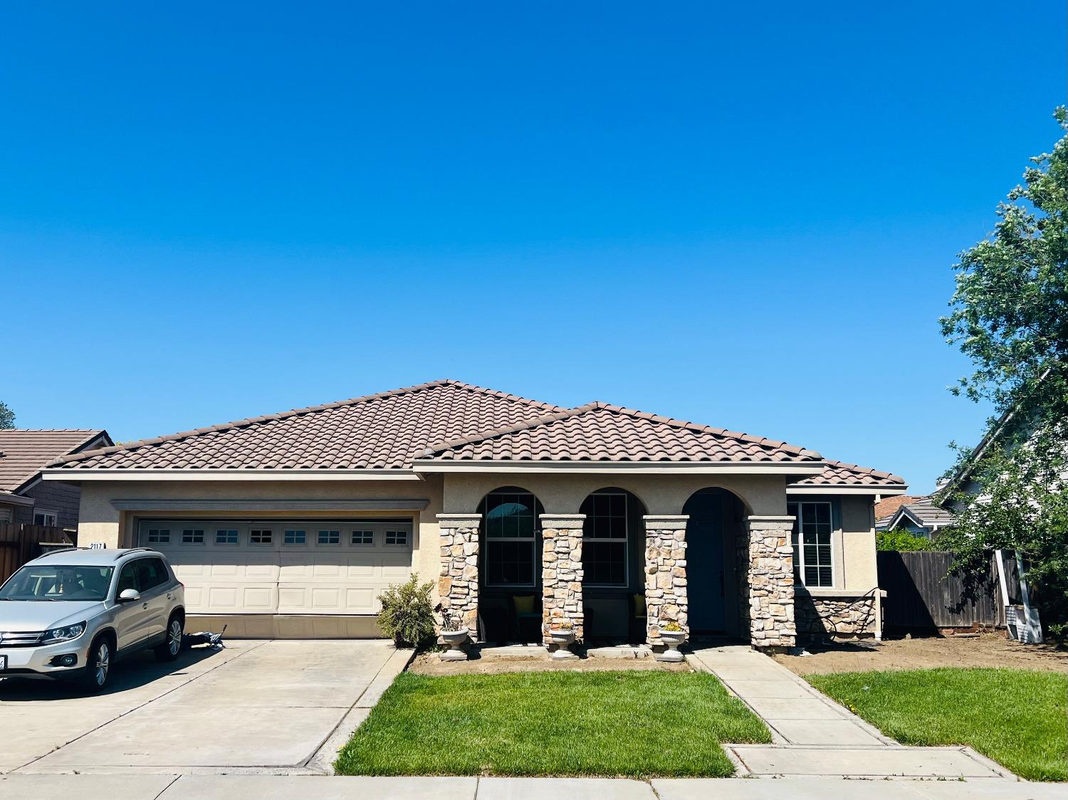 2117 Mariposa Dr, Hughson, CA 95326