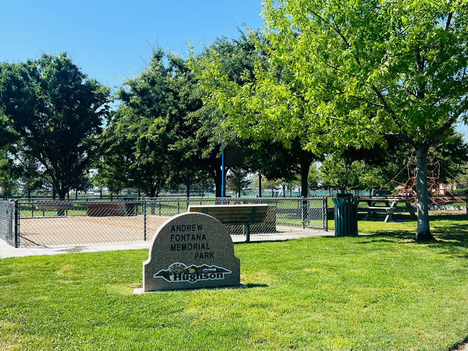 2117 Mariposa Dr, Hughson, CA 95326