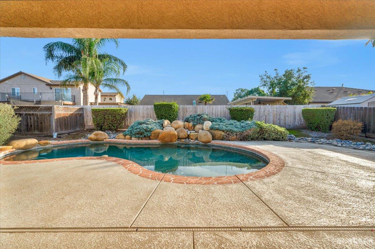 1947 Hampton, Hanford, CA 93230