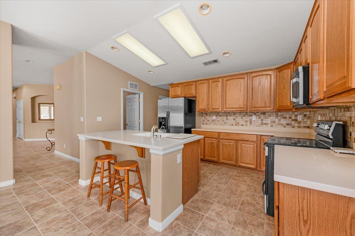 1947 Hampton, Hanford, CA 93230