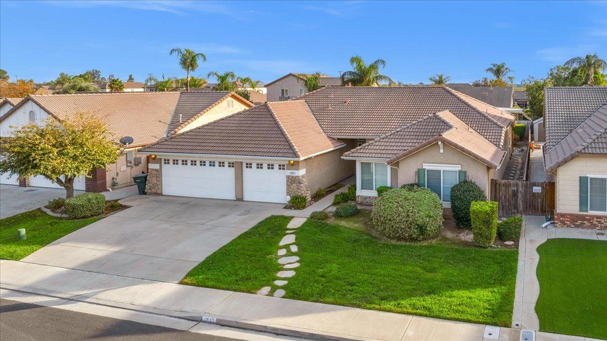 1947 Hampton, Hanford, CA 93230