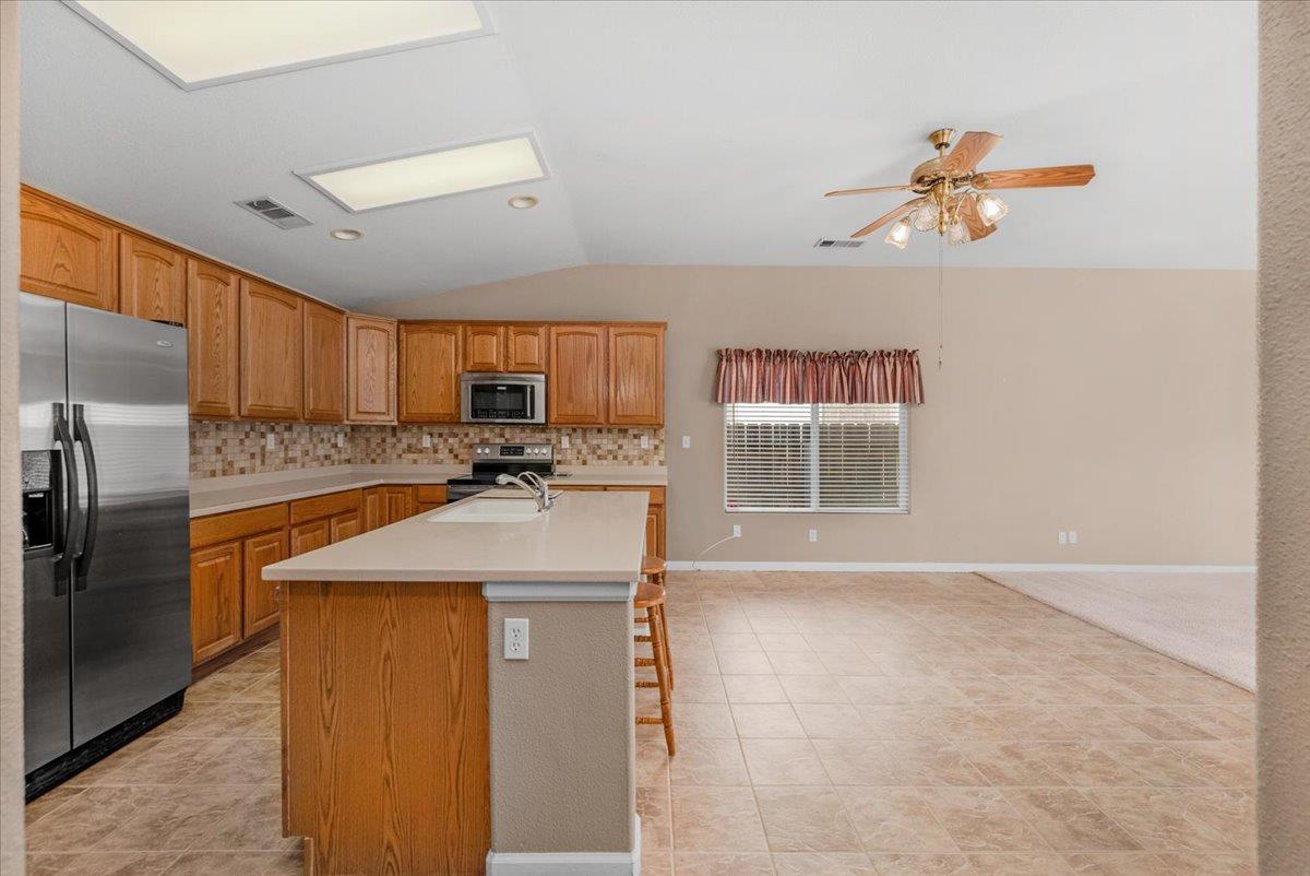 1947 Hampton, Hanford, CA 93230