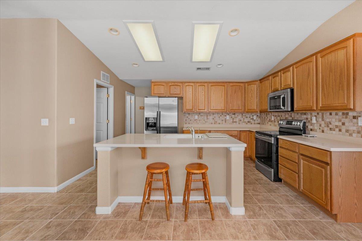 1947 Hampton, Hanford, CA 93230