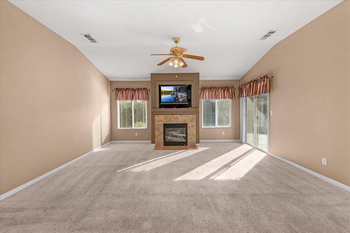 1947 Hampton, Hanford, CA 93230