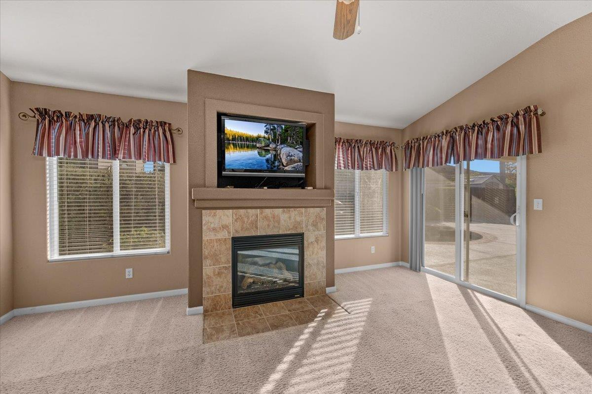 1947 Hampton, Hanford, CA 93230