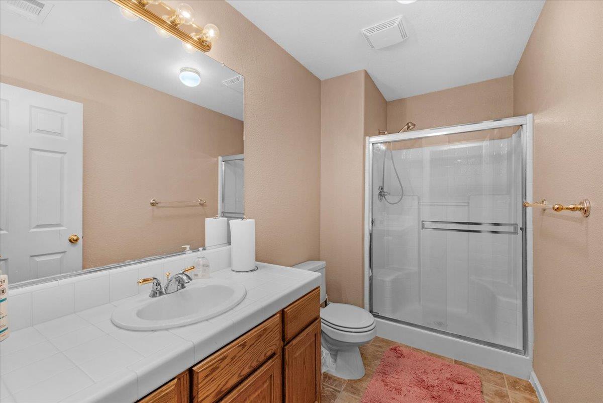 1947 Hampton, Hanford, CA 93230