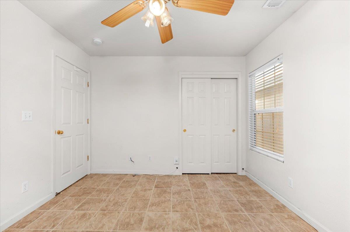 1947 Hampton, Hanford, CA 93230