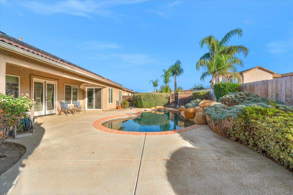 1947 Hampton, Hanford, CA 93230