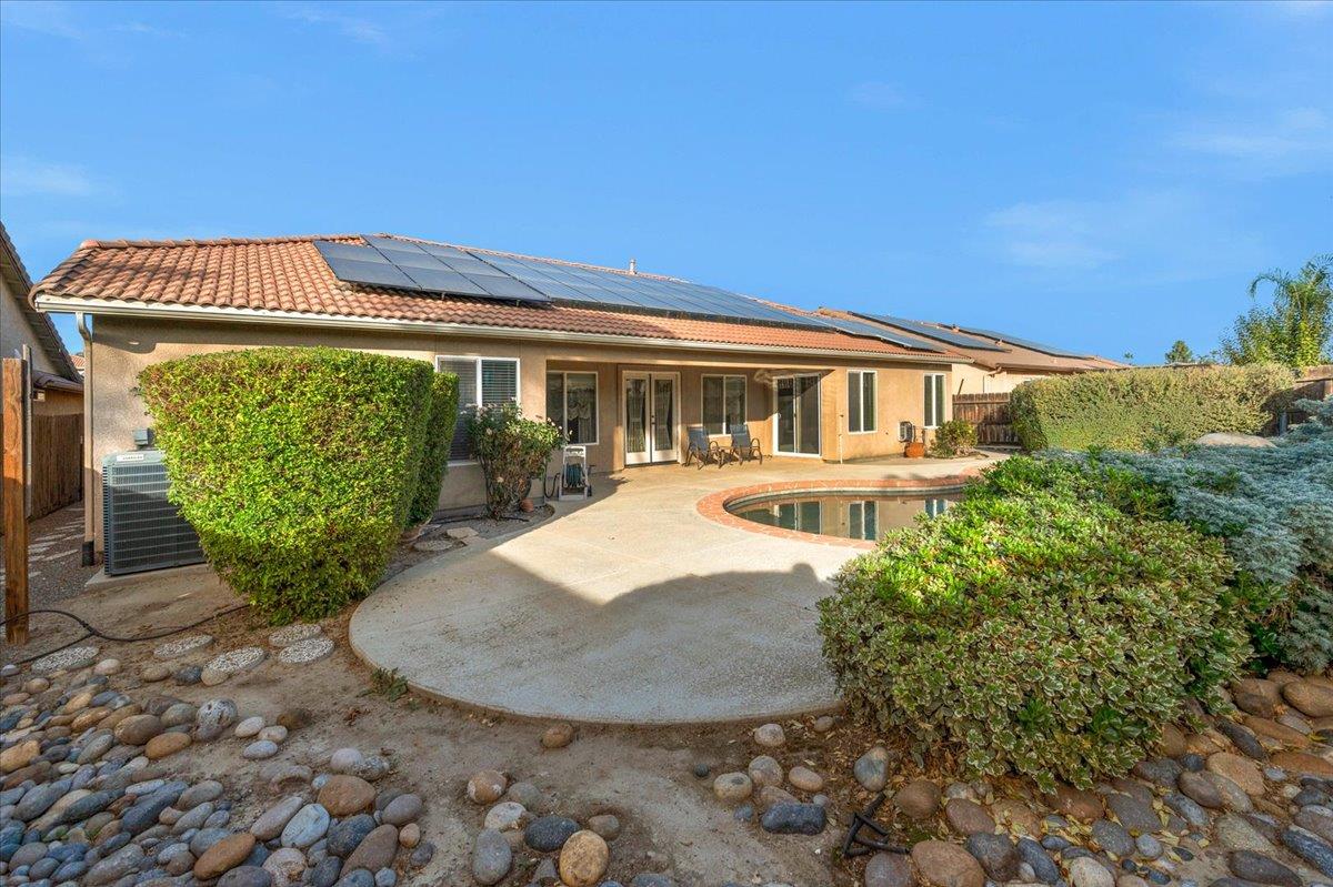 1947 Hampton, Hanford, CA 93230