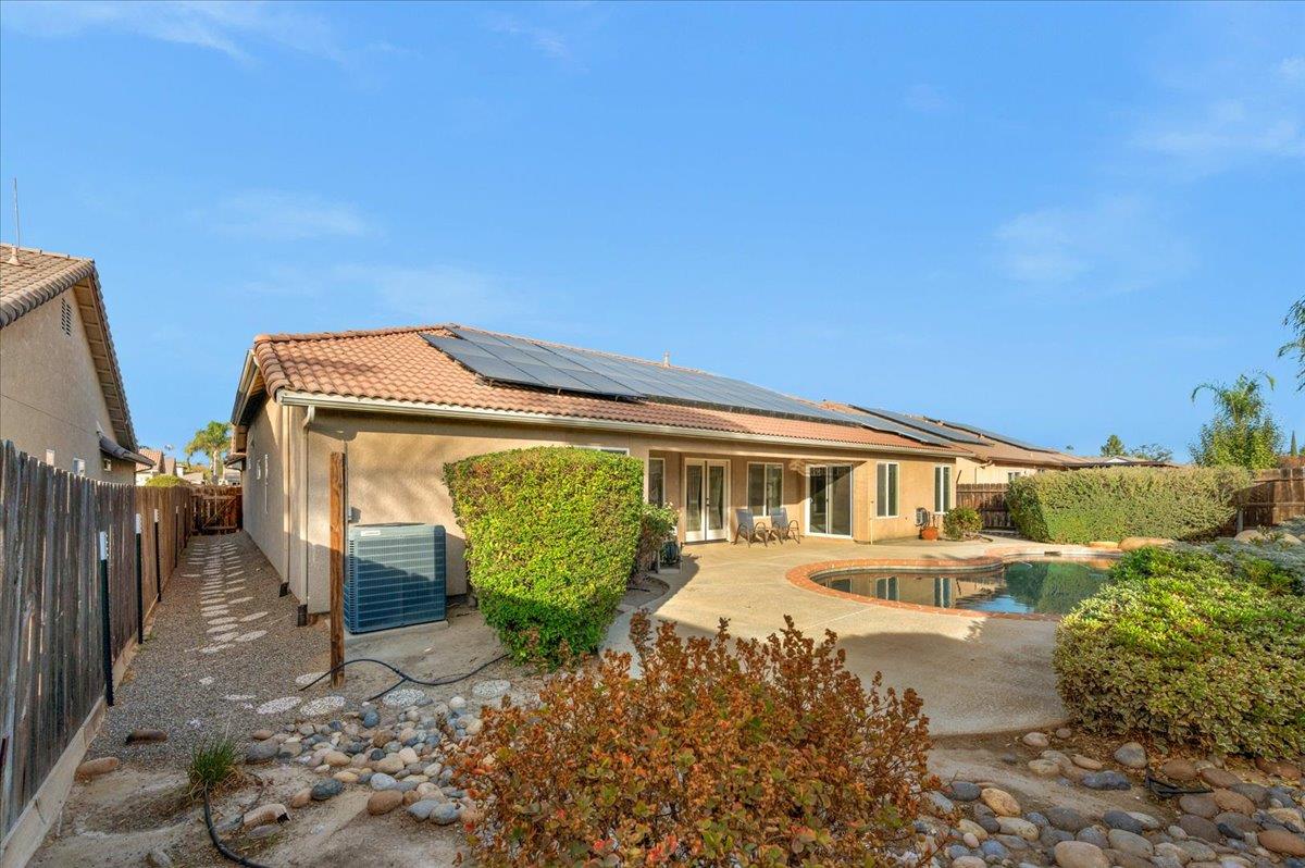 1947 Hampton, Hanford, CA 93230