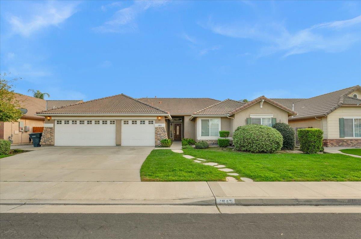 1947 Hampton, Hanford, CA 93230