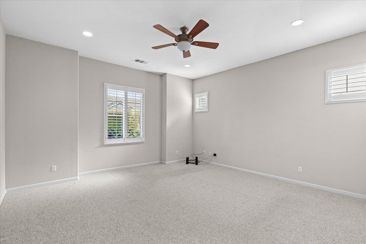 1665 Windy Cove Ln, Ripon, CA 95366