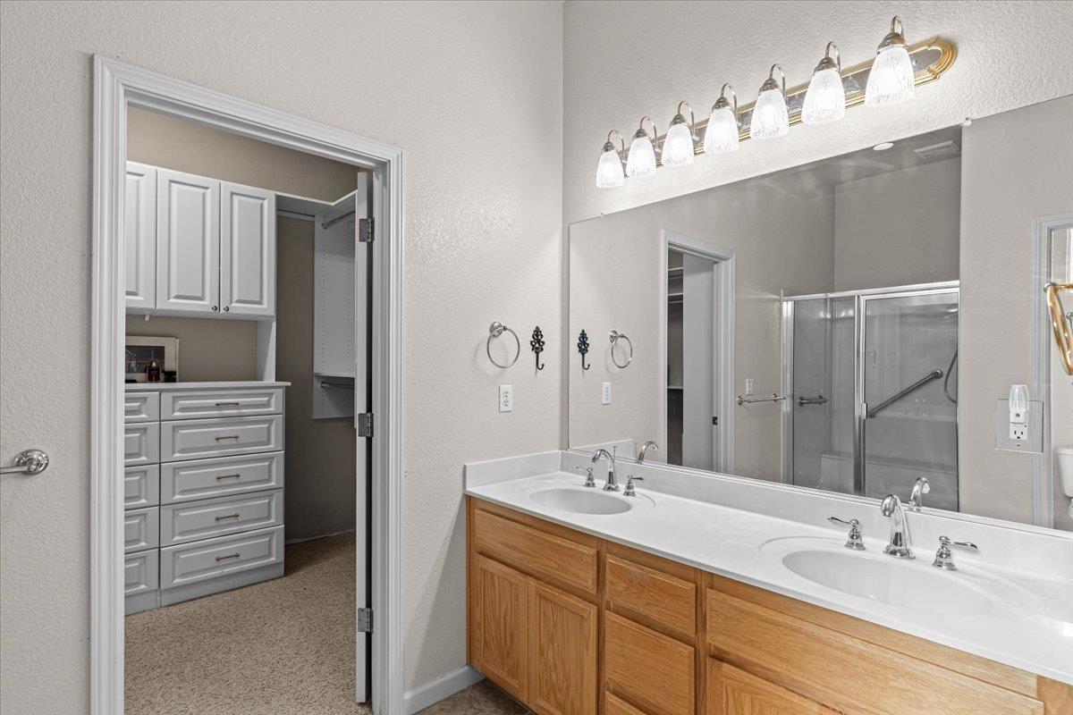 1665 Windy Cove Ln, Ripon, CA 95366