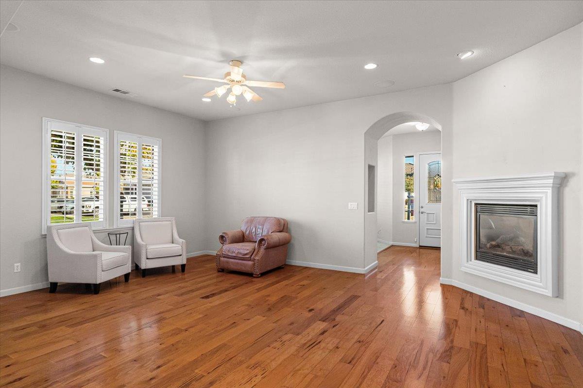 1665 Windy Cove Ln, Ripon, CA 95366