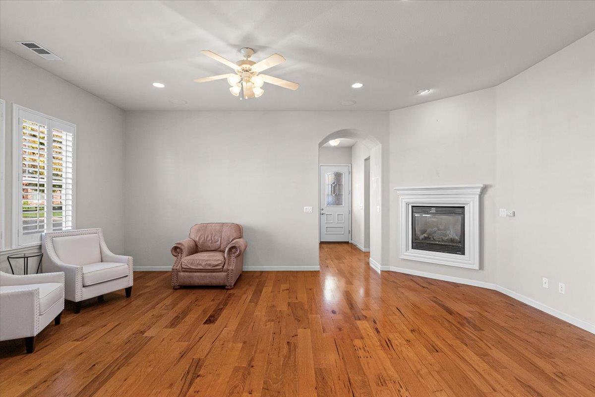 1665 Windy Cove Ln, Ripon, CA 95366