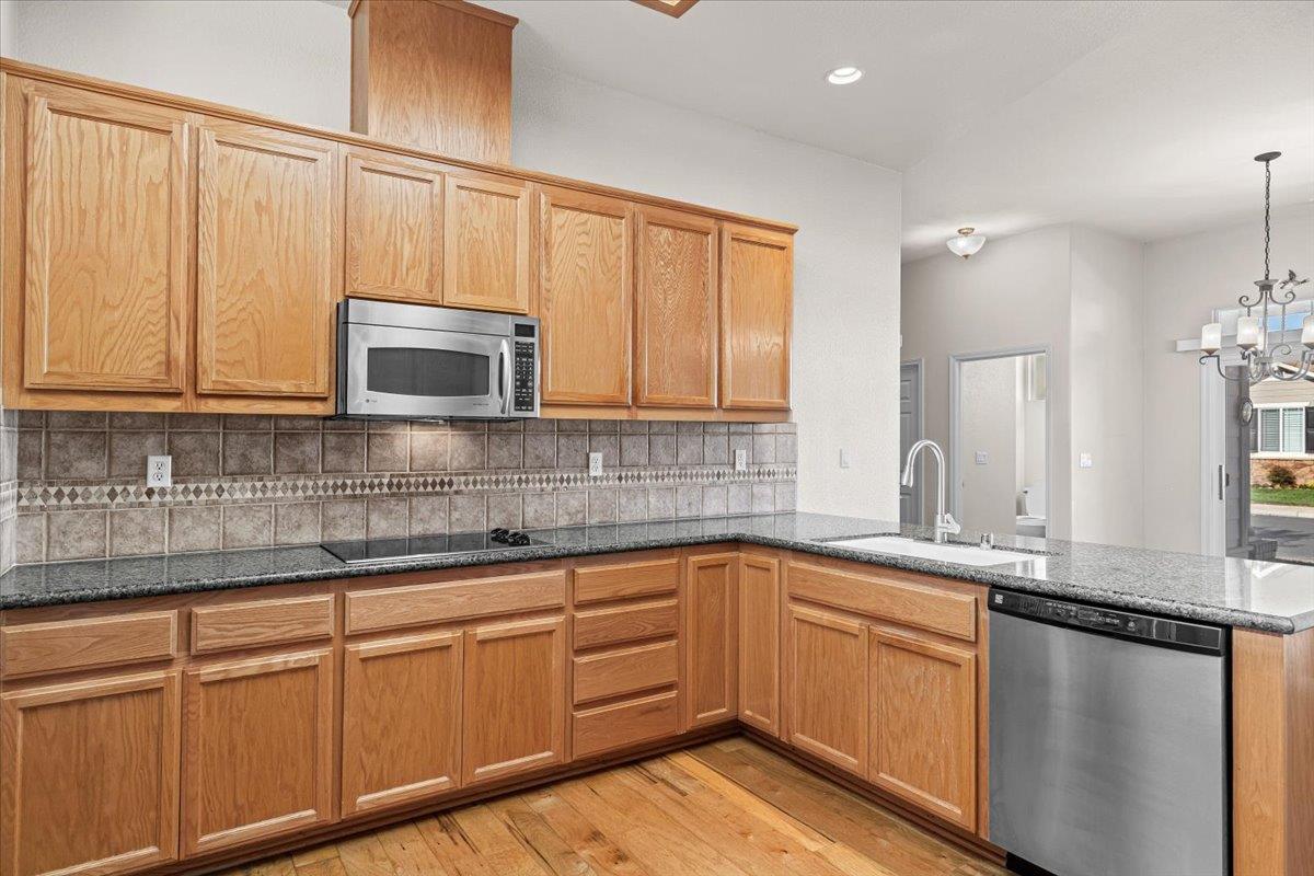 1665 Windy Cove Ln, Ripon, CA 95366