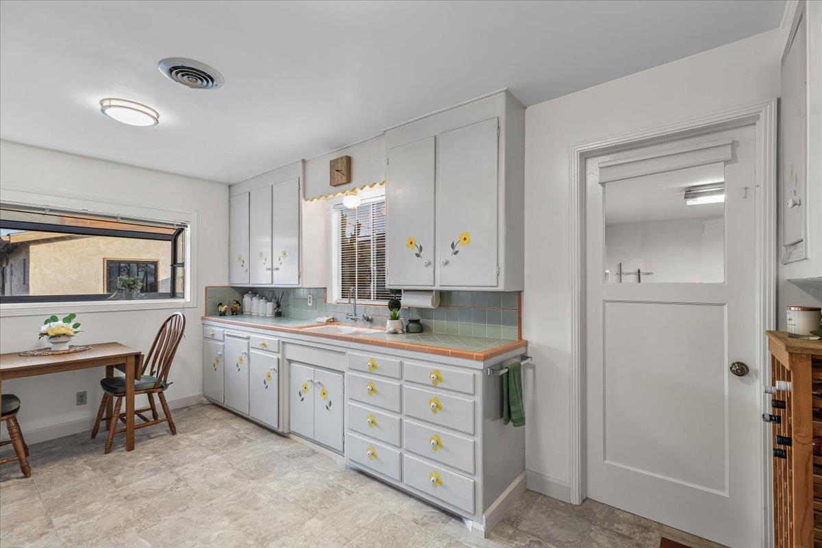 232 Fusco Ave, Modesto, CA 95354