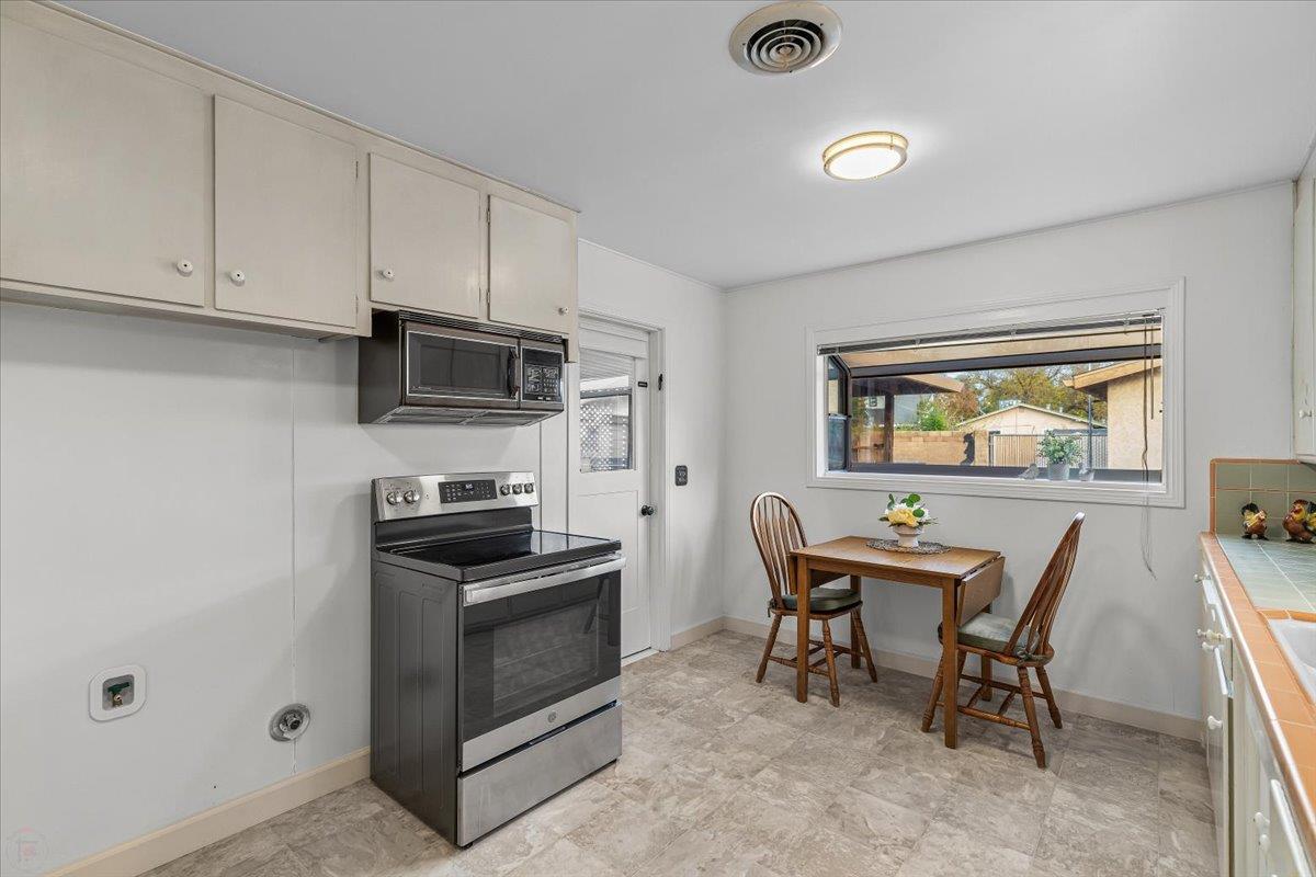 232 Fusco Ave, Modesto, CA 95354