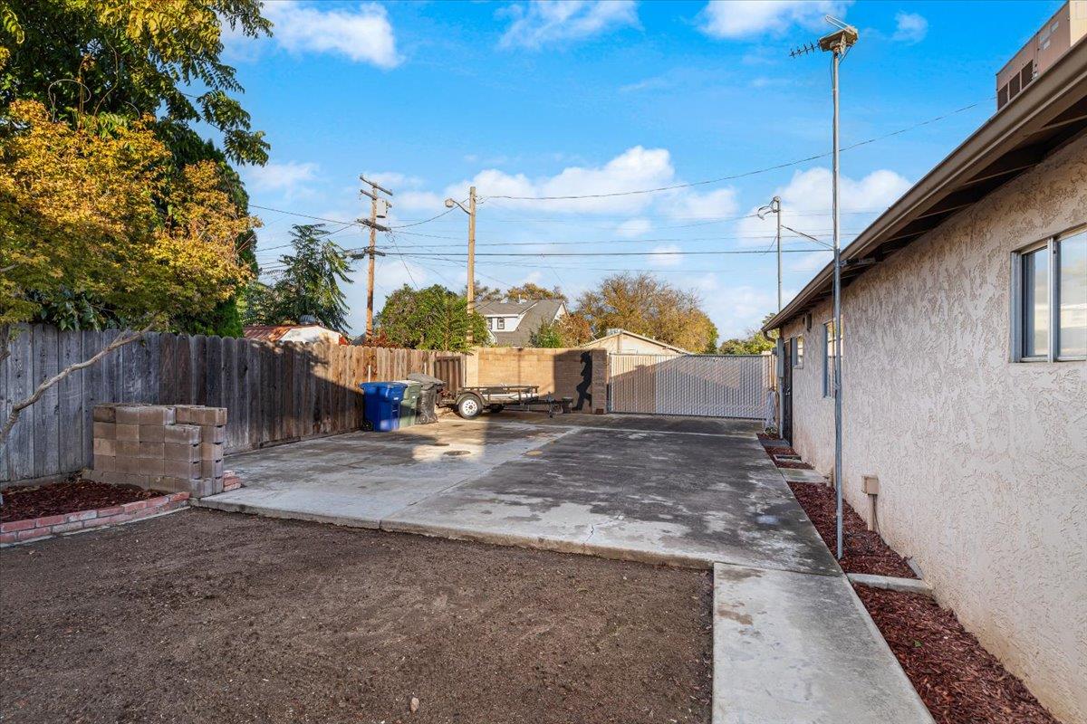 232 Fusco Ave, Modesto, CA 95354