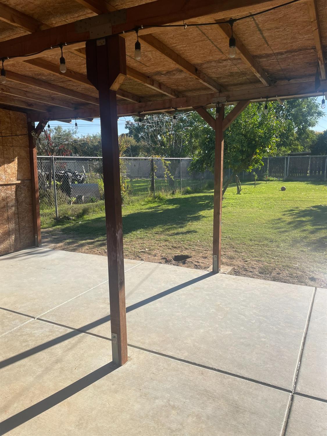 912 W 9 th, Merced, CA 95341