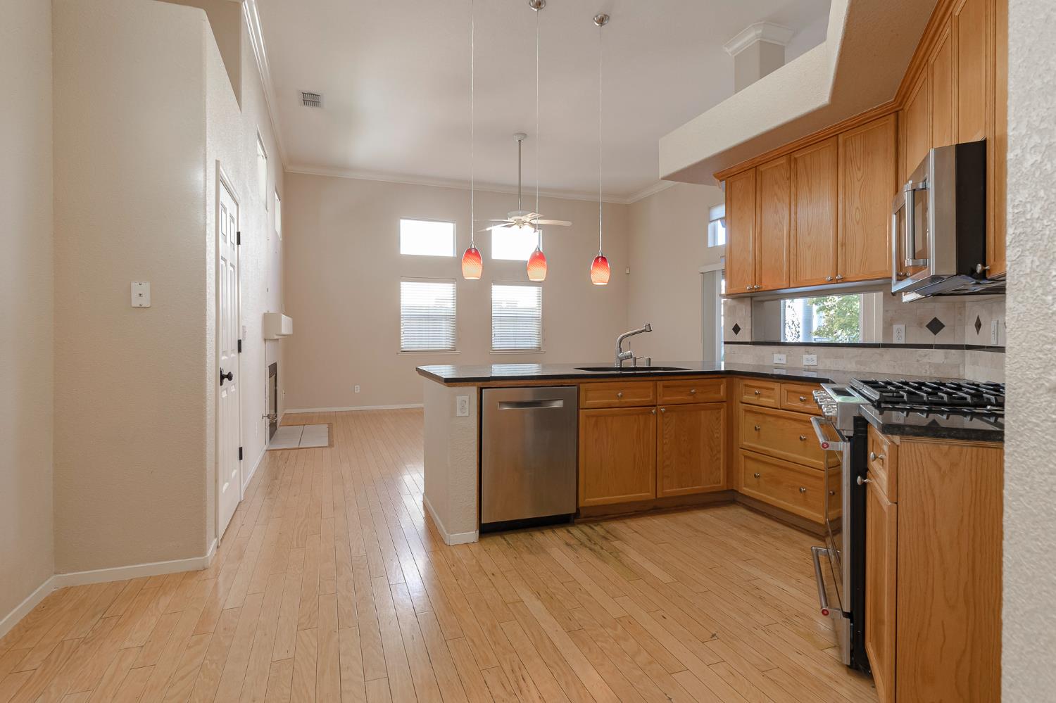 2100 Paramont Way, Modesto, CA 95355