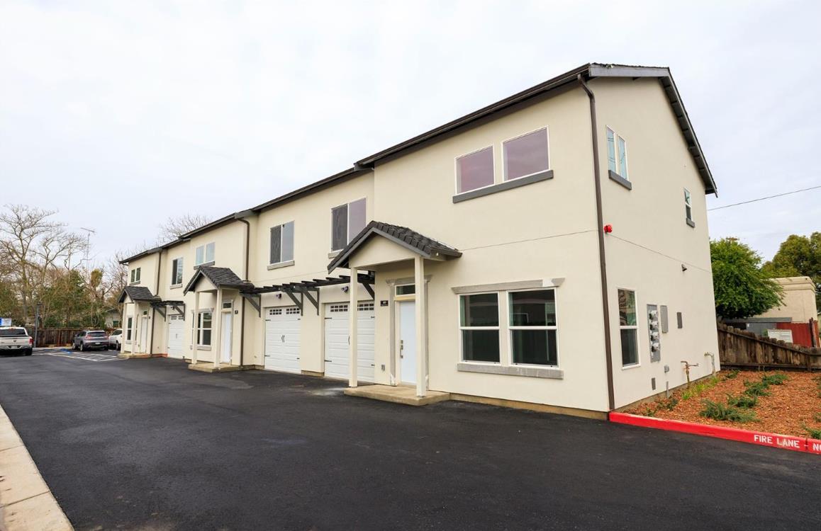 439 Coffee Rd, Modesto, CA 95355