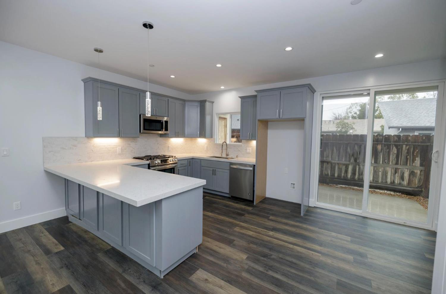 439 Coffee Rd, Modesto, CA 95355