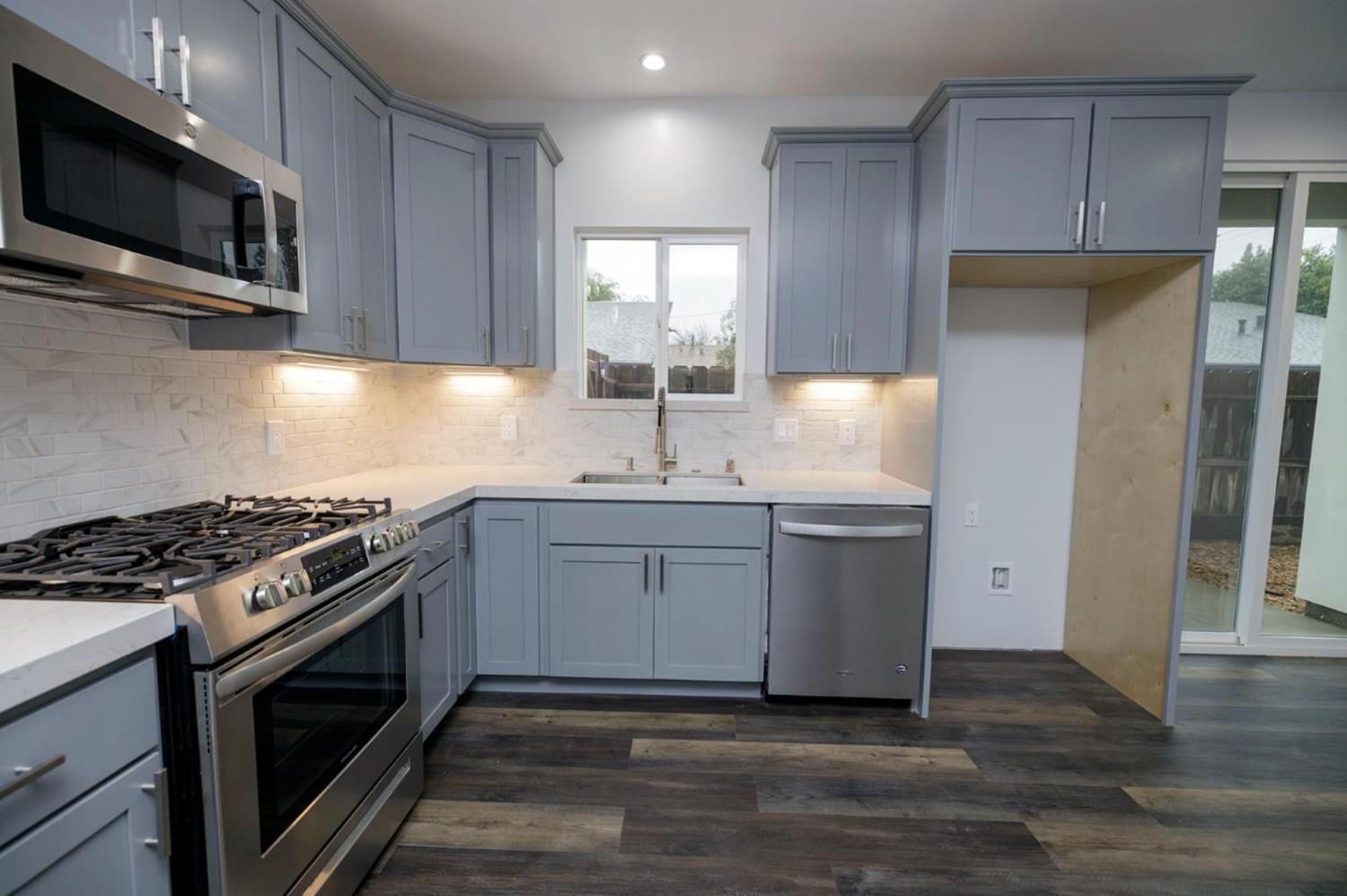 439 Coffee Rd, Modesto, CA 95355