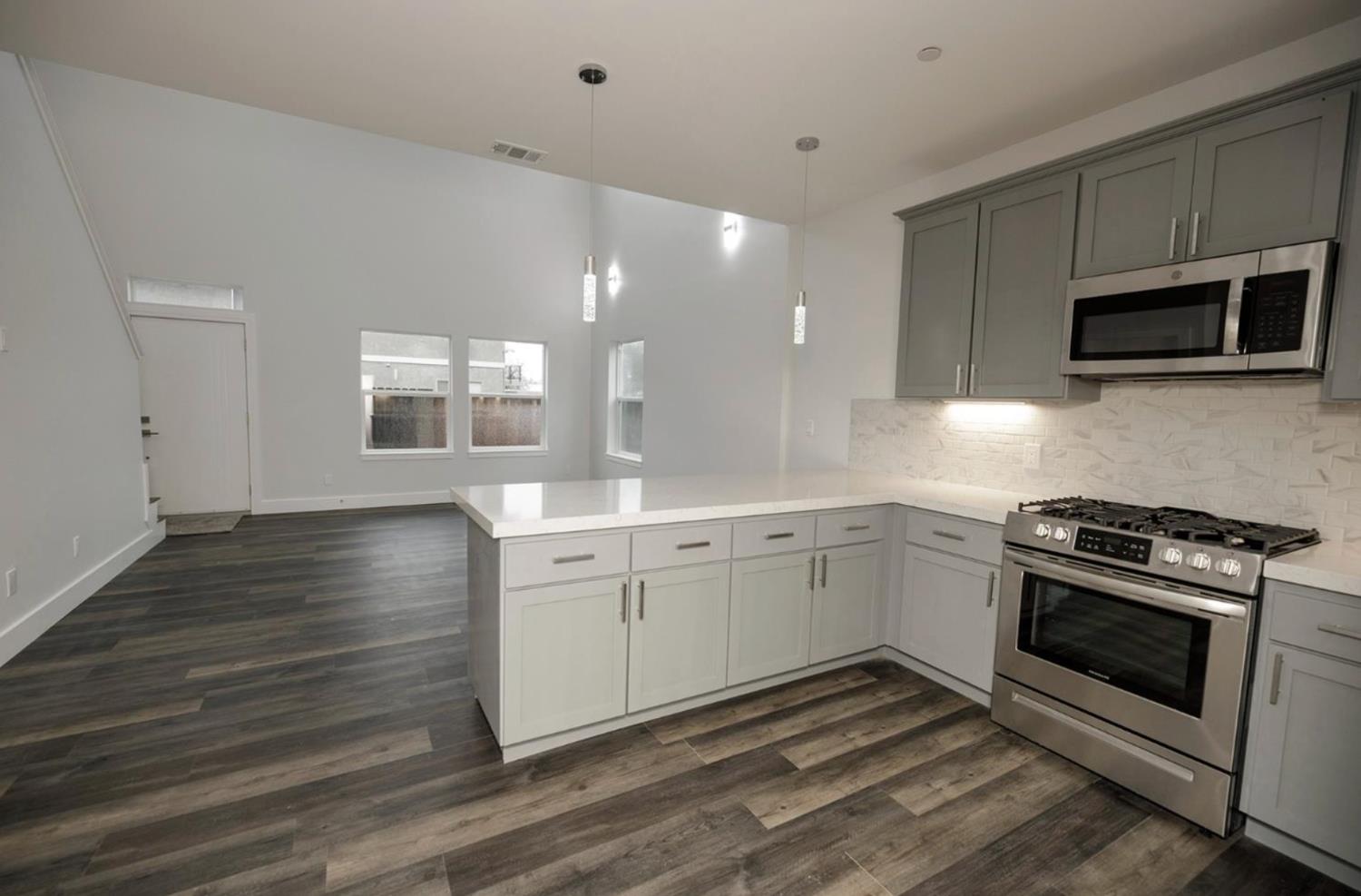 439 Coffee Rd, Modesto, CA 95355